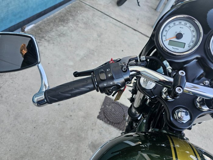 2015 Triumph THRUXTON 900 Green
