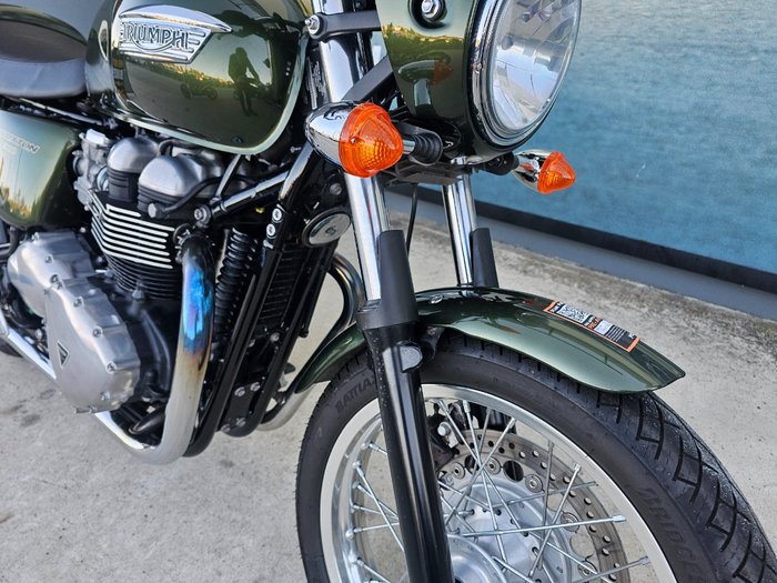 2015 Triumph THRUXTON 900 Green
