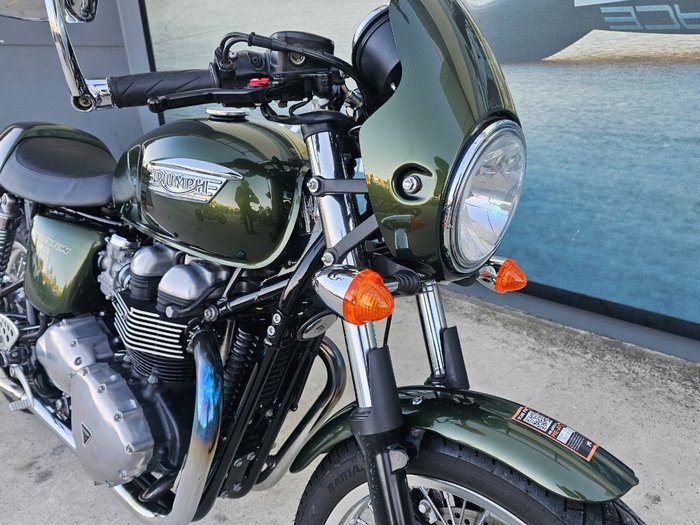 2015 Triumph THRUXTON 900 Green