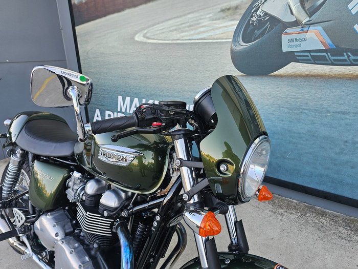 2015 Triumph THRUXTON 900 Green