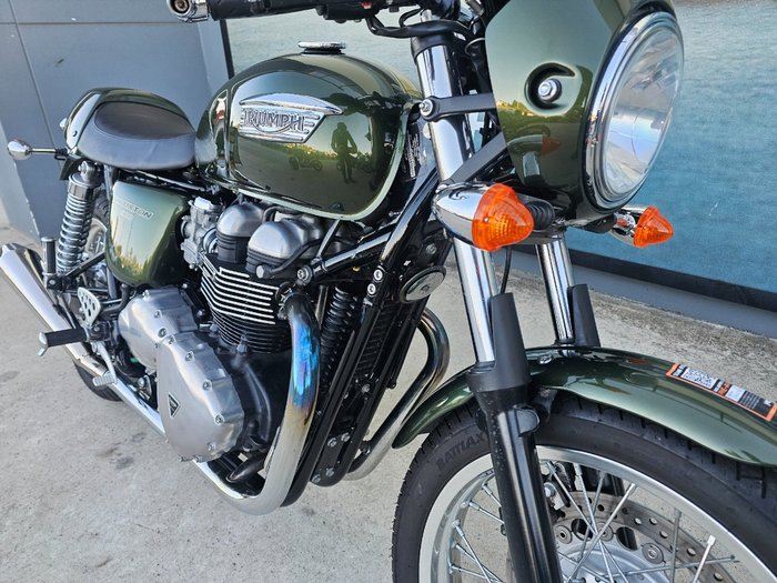 2015 Triumph THRUXTON 900 Green