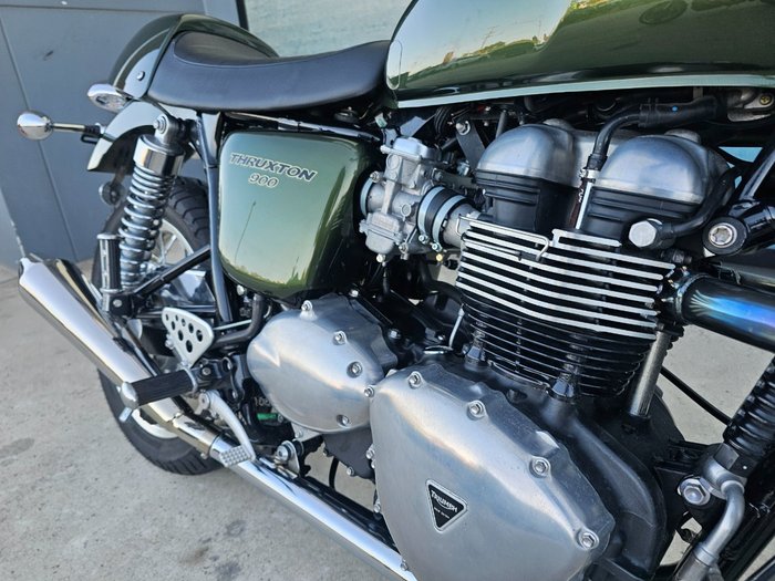 2015 Triumph THRUXTON 900 Green