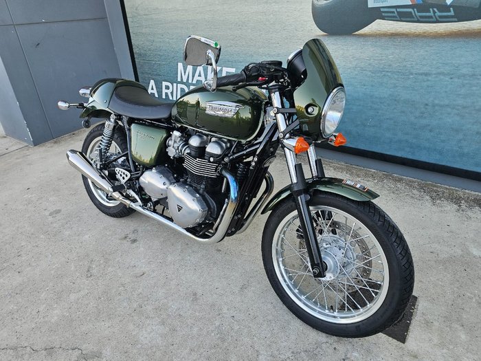 2015 Triumph THRUXTON 900 Green
