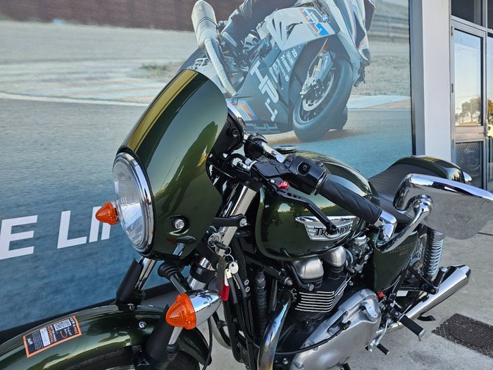 2015 Triumph THRUXTON 900 Green