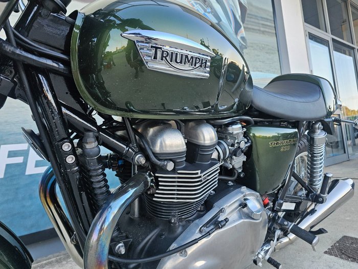 2015 Triumph THRUXTON 900 Green