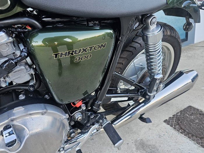 2015 Triumph THRUXTON 900 Green