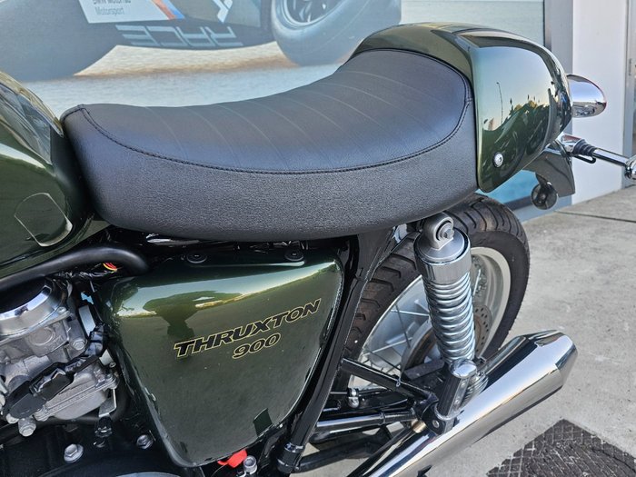 2015 Triumph THRUXTON 900 Green