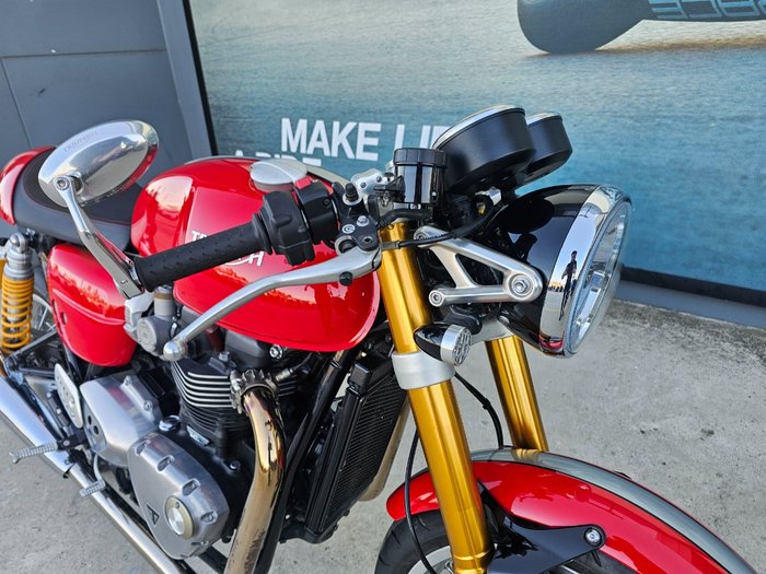 2017 Triumph THRUXTON R Red