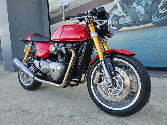 2017 Triumph THRUXTON R Red