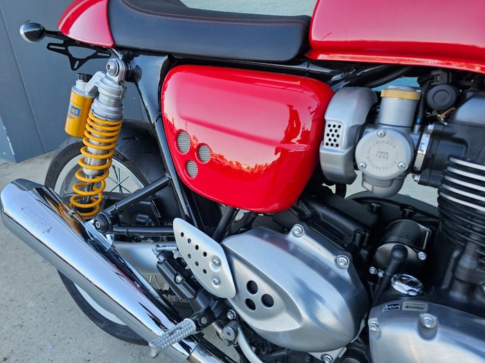 2017 Triumph THRUXTON R Red