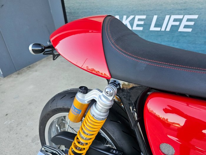 2017 Triumph THRUXTON R Red