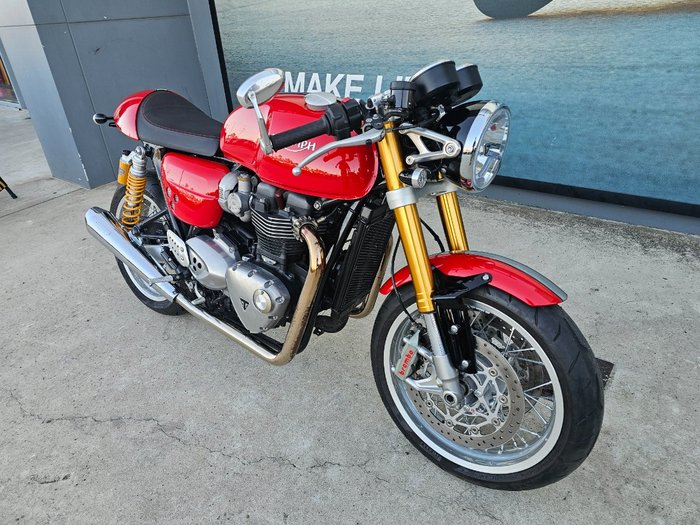 2017 Triumph THRUXTON R Red