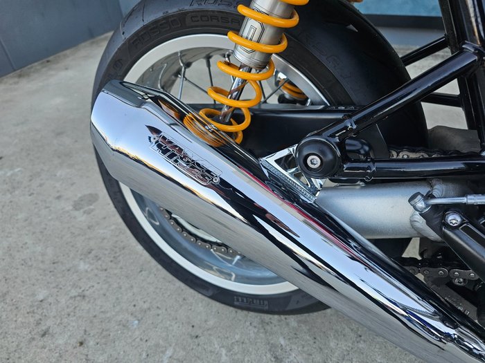 2017 Triumph THRUXTON R Red