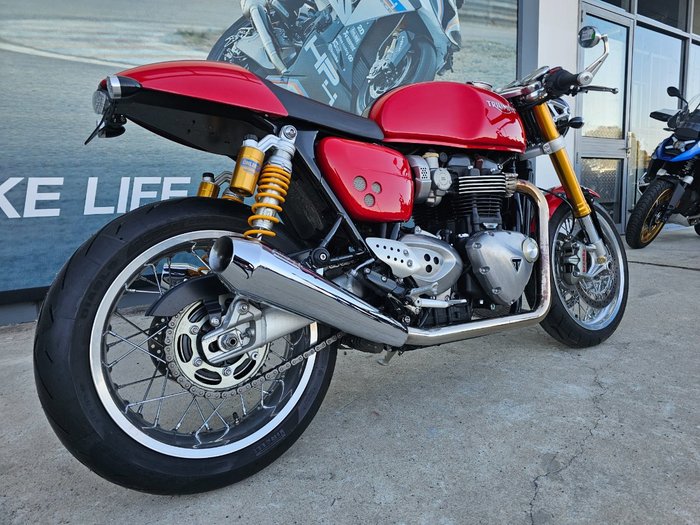2017 Triumph THRUXTON R Red