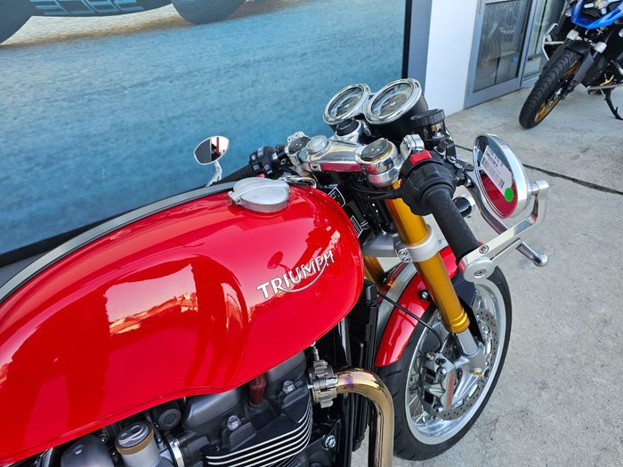 2017 Triumph THRUXTON R Red