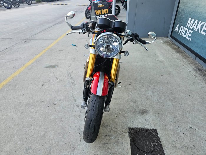 2017 Triumph THRUXTON R Red