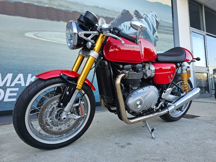 2017 Triumph THRUXTON R Red