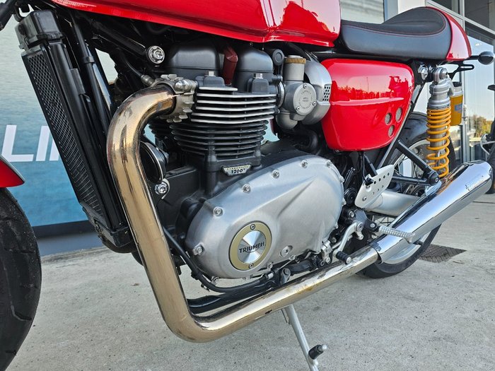 2017 Triumph THRUXTON R Red