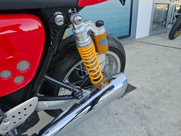 2017 Triumph THRUXTON R Red