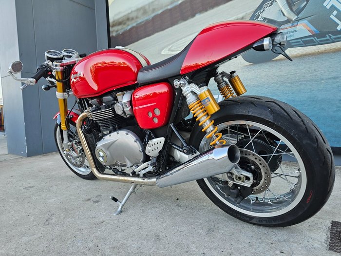 2017 Triumph THRUXTON R Red