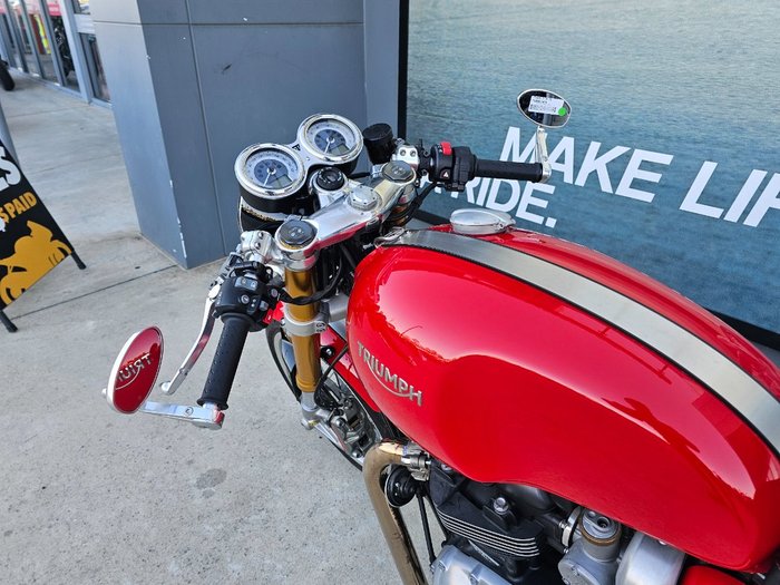 2017 Triumph THRUXTON R Red