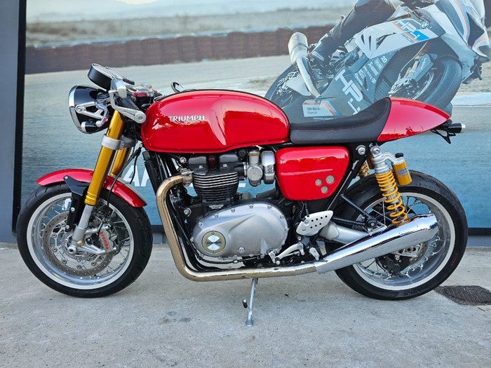 2017 Triumph THRUXTON R Red