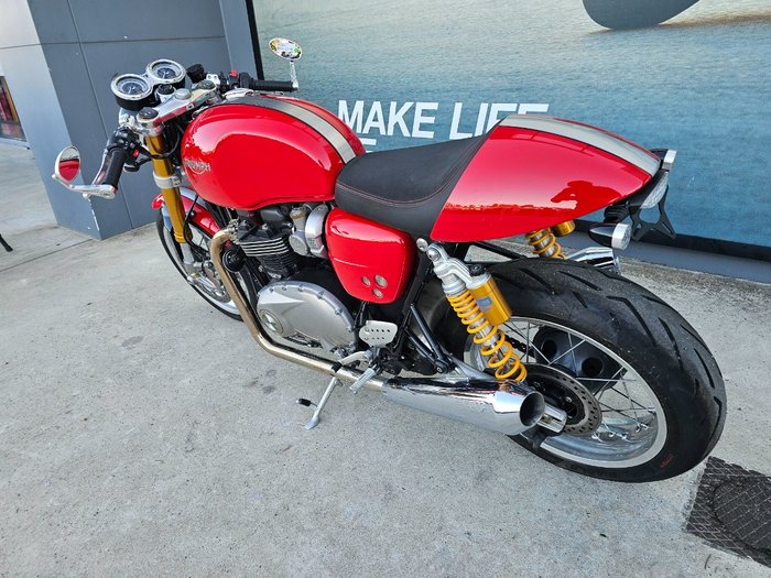 2017 Triumph THRUXTON R Red
