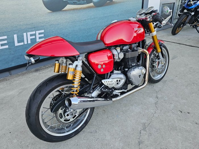2017 Triumph THRUXTON R Red