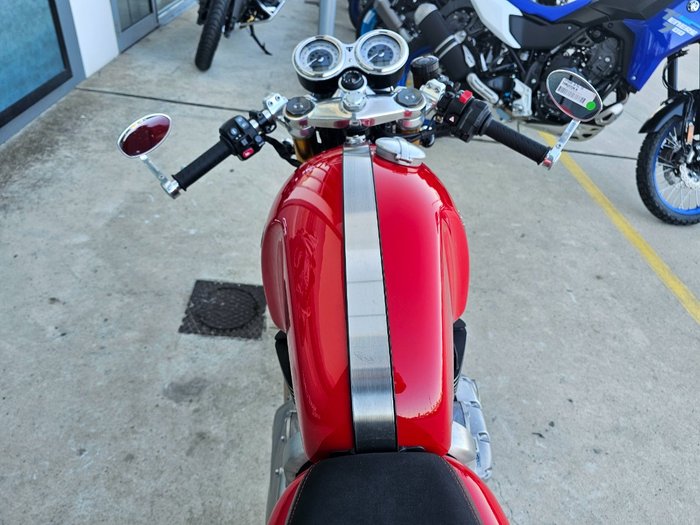 2017 Triumph THRUXTON R Red