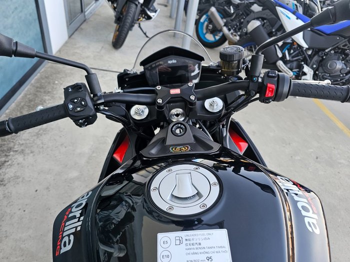 2023 APRILIA TUONO FACTORY Black