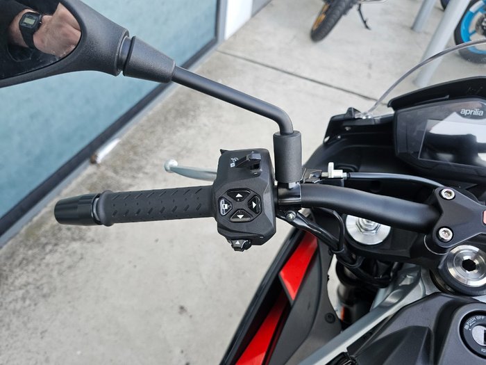 2023 APRILIA TUONO FACTORY Black