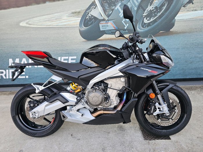 2023 APRILIA TUONO FACTORY Black
