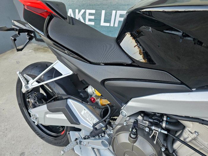 2023 APRILIA TUONO FACTORY Black