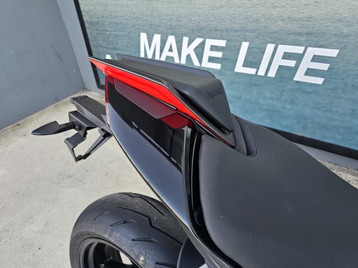 2023 APRILIA TUONO FACTORY Black