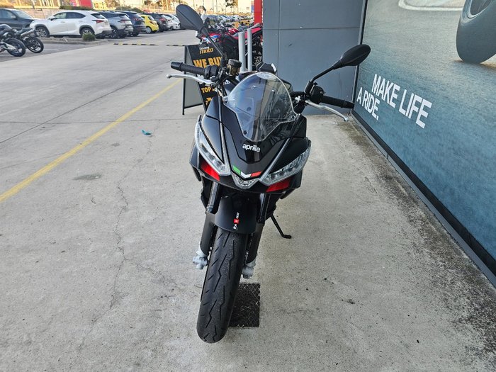 2023 APRILIA TUONO FACTORY Black