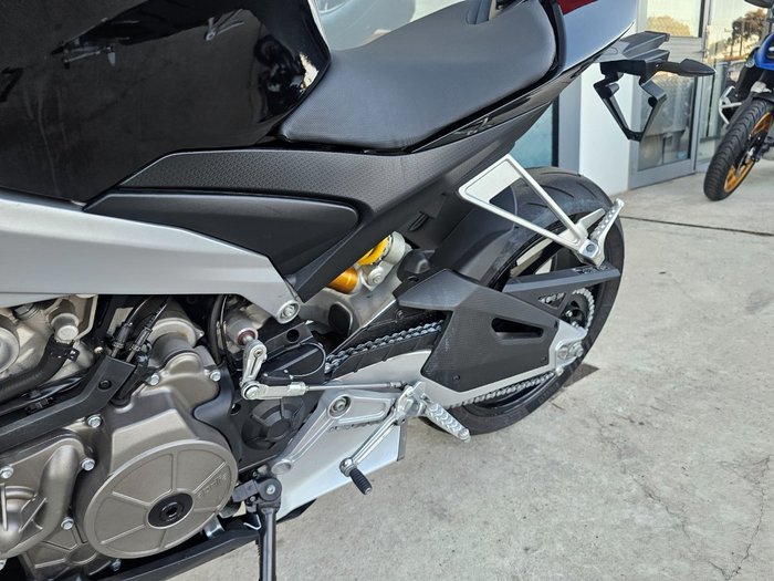 2023 APRILIA TUONO FACTORY Black