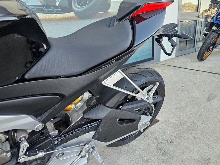 2023 APRILIA TUONO FACTORY Black
