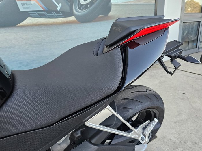 2023 APRILIA TUONO FACTORY Black