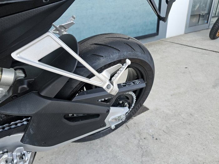 2023 APRILIA TUONO FACTORY Black