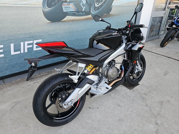 2023 APRILIA TUONO FACTORY Black
