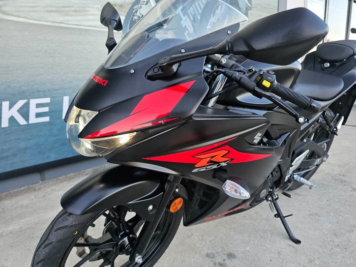 2018 Suzuki GSX-R125A Black