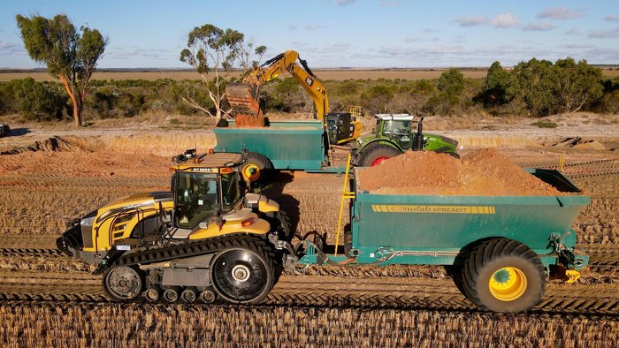 Nufab 22m³ Single Axle Spreader