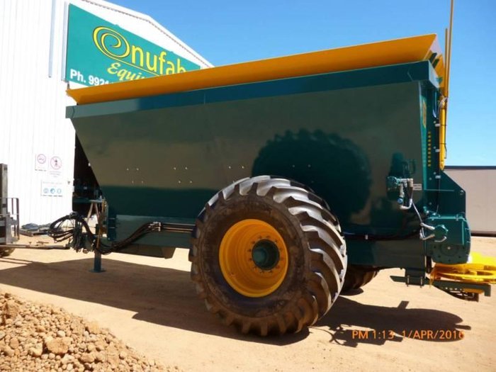 Nufab 22m³ Single Axle Spreader