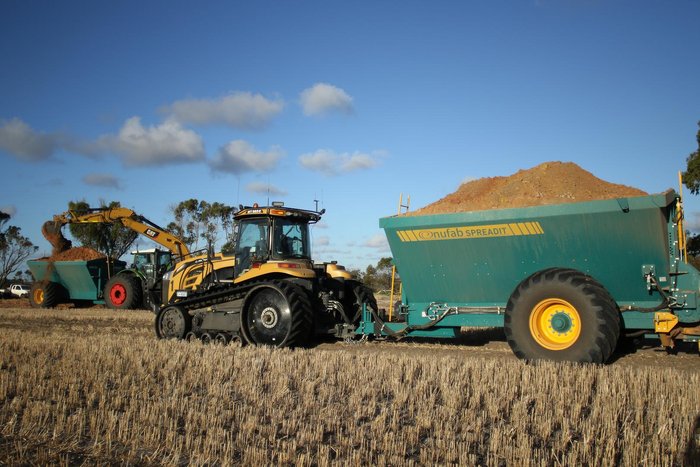 Nufab 22m³ Single Axle Spreader