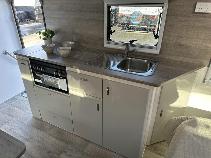 2025 Essential Caravans A Class V1-1 18'8