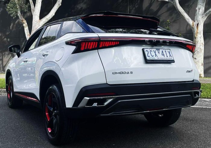 2023 Chery OMODA 5 EX MY23 Lunar White with Red Strike