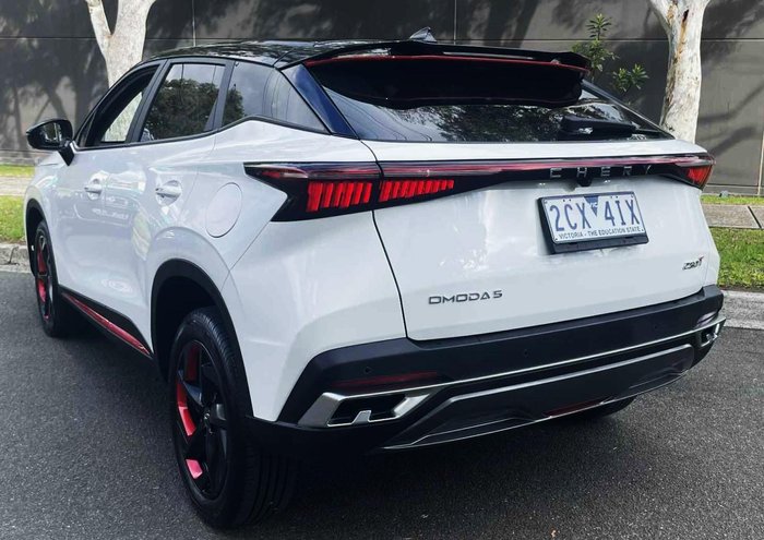 2023 Chery OMODA 5 EX MY23 Lunar White with Red Strike