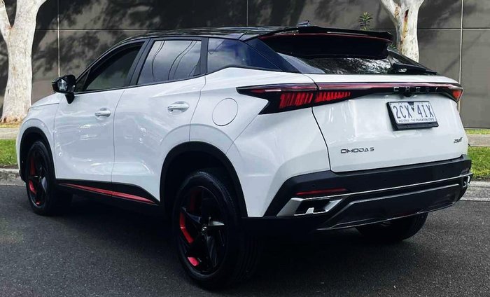 2023 Chery OMODA 5 EX MY23 Lunar White with Red Strike