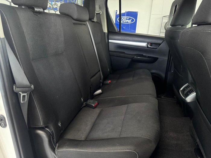 2021 Toyota Hilux SR5