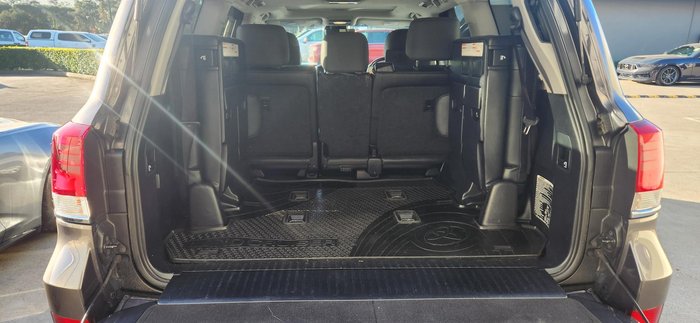 2018 Toyota Landcruiser Sahara VDJ200R 4X4 Dual Range Graphite
